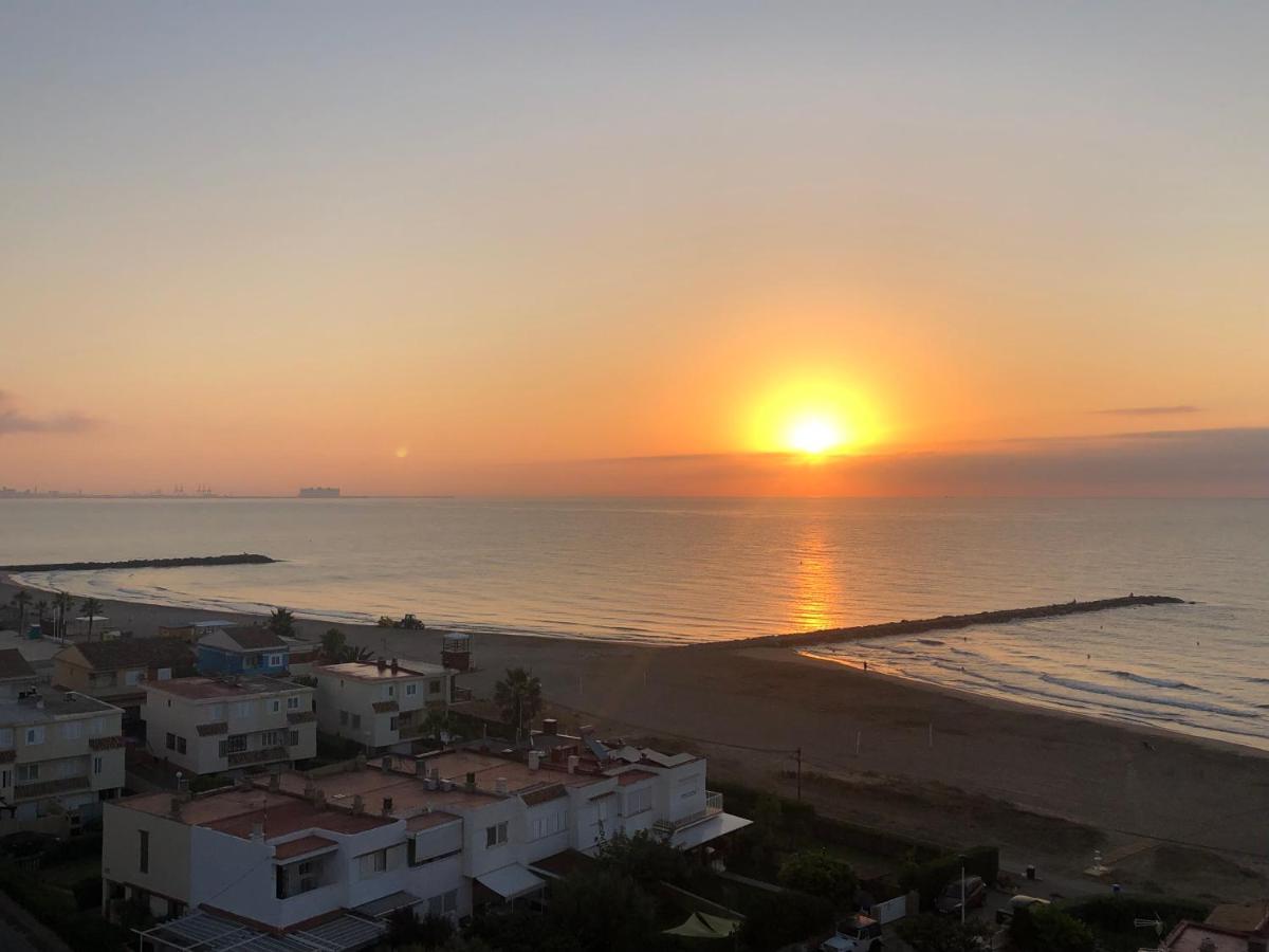 Apartamento En La Playa Apartment Валенсия Екстериор снимка